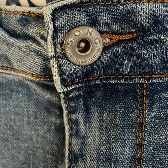 Ladies Jeans size 13/31 Curvy High rise Skinny Ankle Grazer. Pre-Owned - Picture 2 of 8